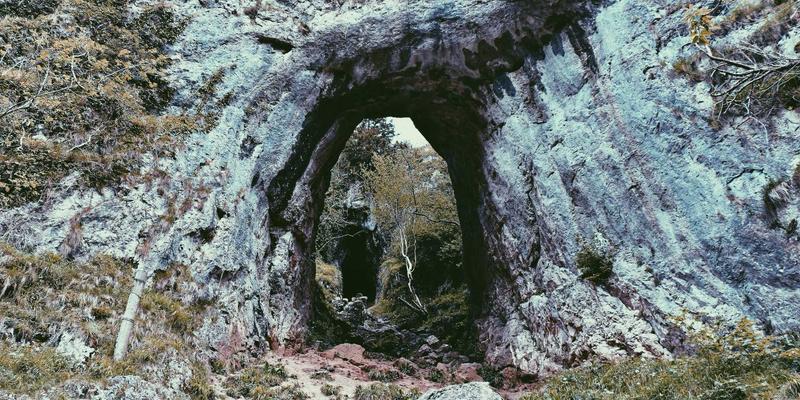 超越色带与硒鼓：揭秘UV固化墨水在户外标识与包装印刷中的革命性优势